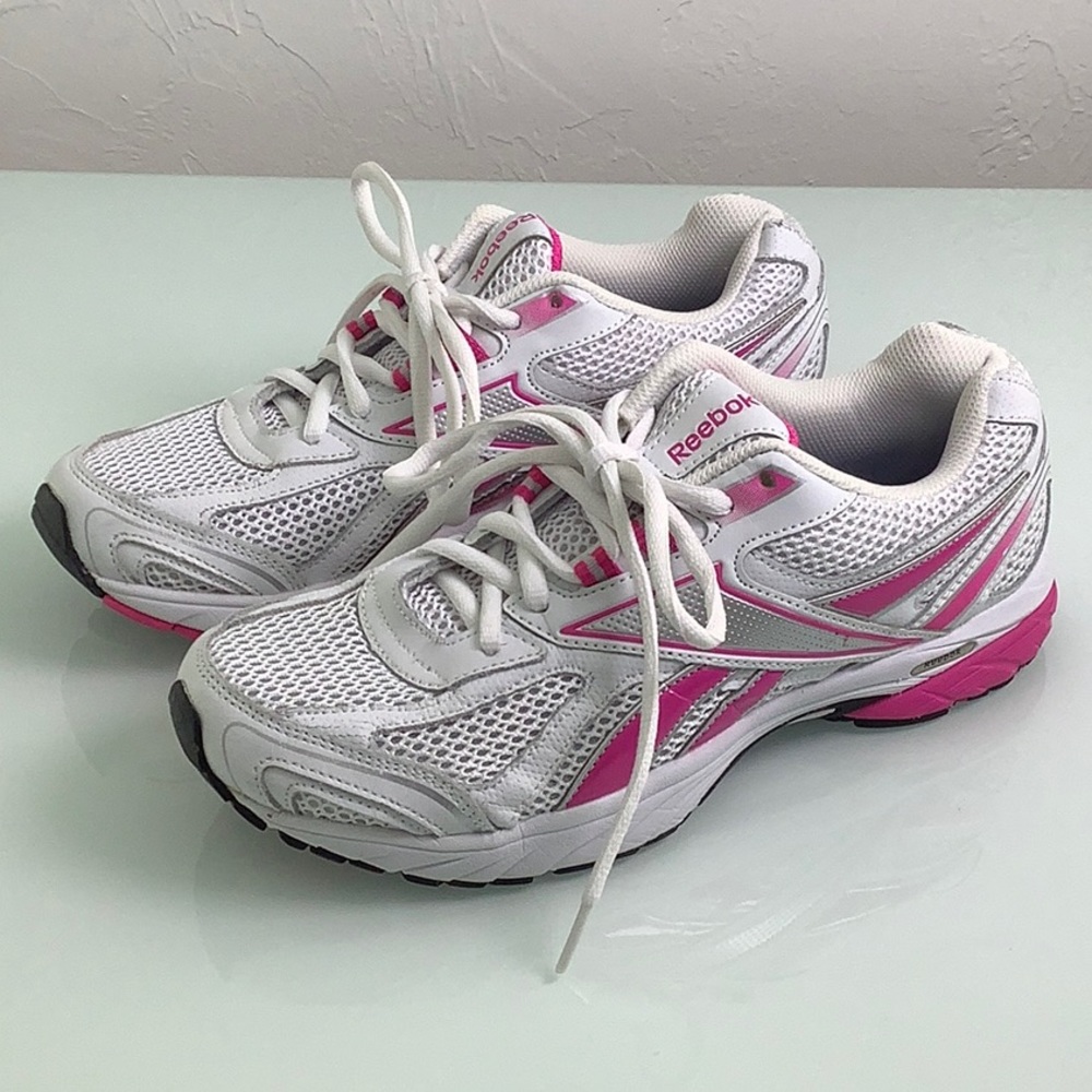 Reebok Breast Cancer Awareness memory foam Running sneakers size 9 EUC